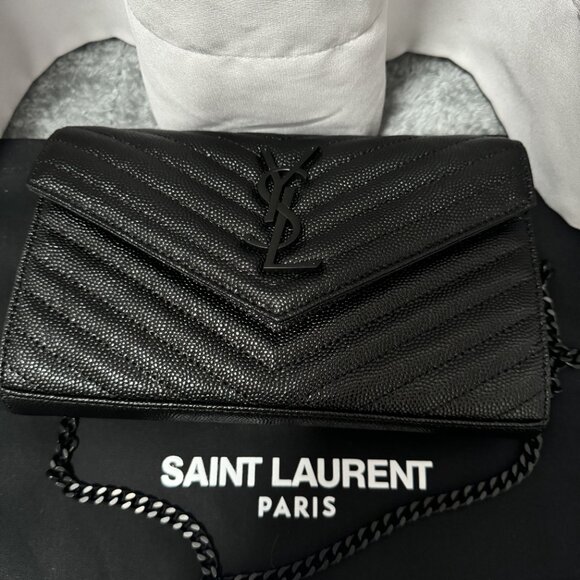 Yves Saint Laurent Fashion Women's Handbag - Picture 3 of 8